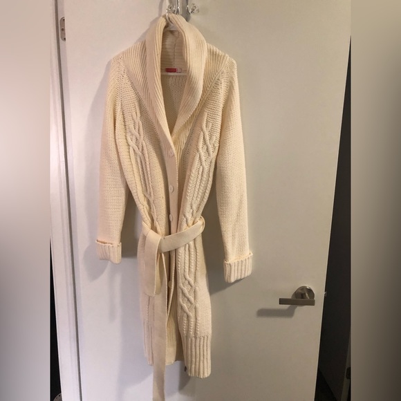 NWOT MANHATTAN WOMEN’S CABLE KNIT CARDIGAN - Picture 1 of 3